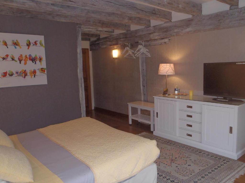 Chambres D'hôtes Du Domaine De Jacquelin Saint-Germain-du-Puy Extérieur photo